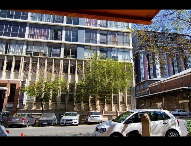 312M² OFFICE FOR SALE IN NEWTOWN